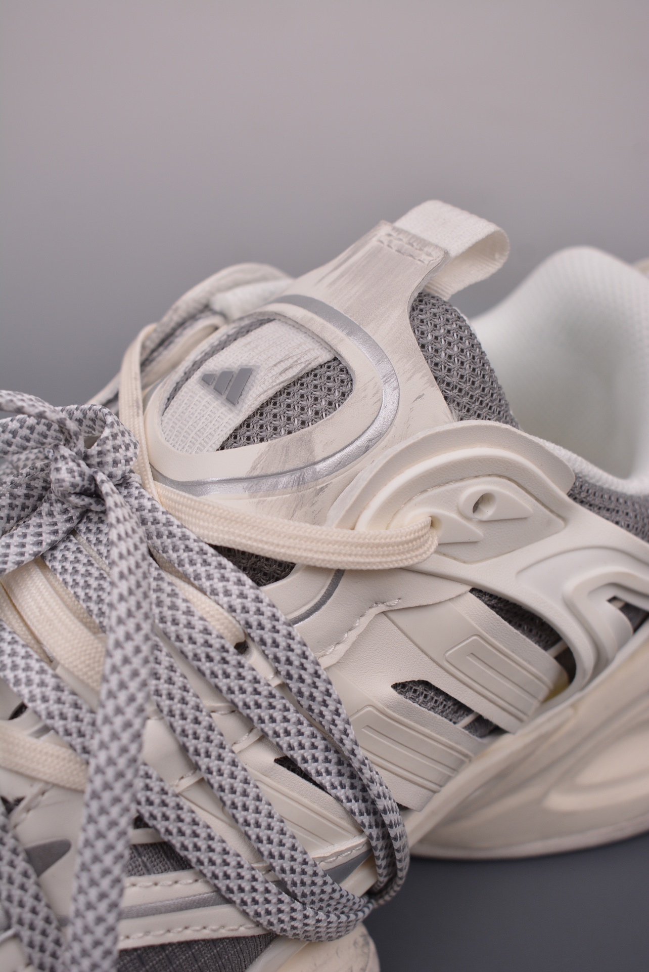 Adidas XLG Runner Deluxe White and Gray Old Version JS1588
