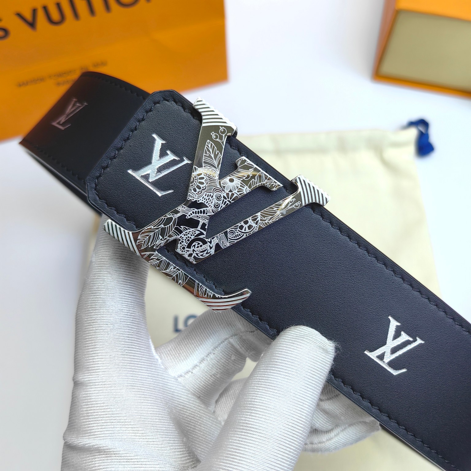 Louis Vuitton Men's Leather Belt with Engraved Buckle, 4CM Width