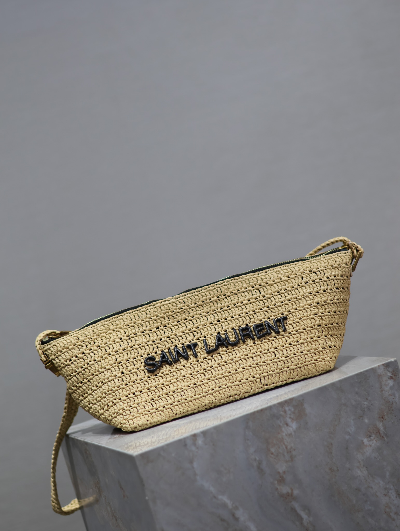 Yves Saint Laurent Crossbody bag Raffia woven bag 667490