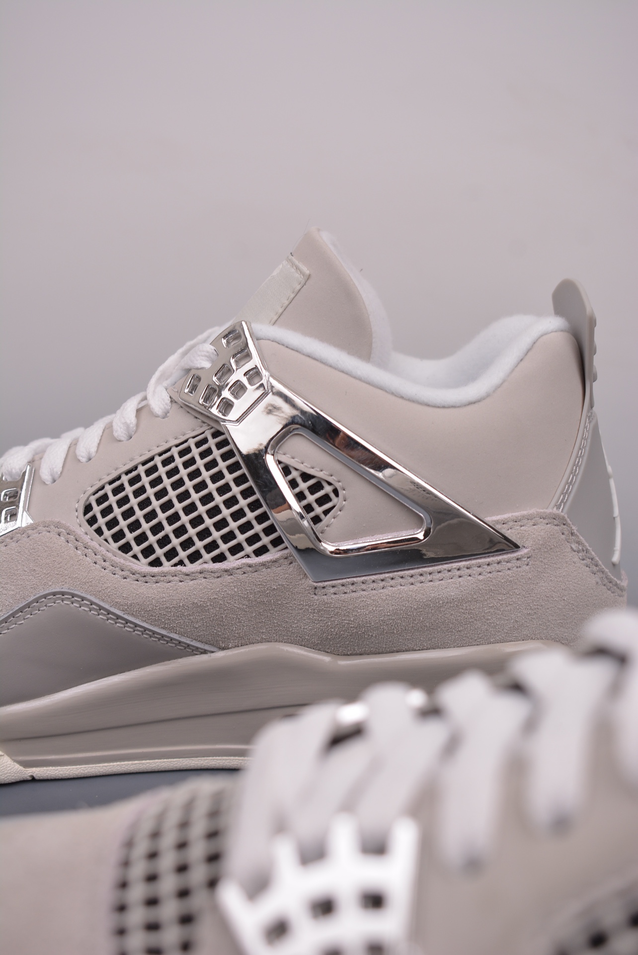Nike Wmns Air Jordan 4 Retro Frozen Moments AQ9129-001