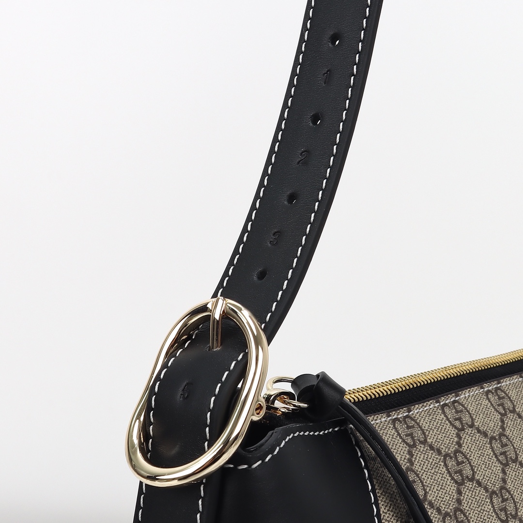 Gucci GG Emblem Large Shoulder BagStyle ‎815217 FAD6L 9741