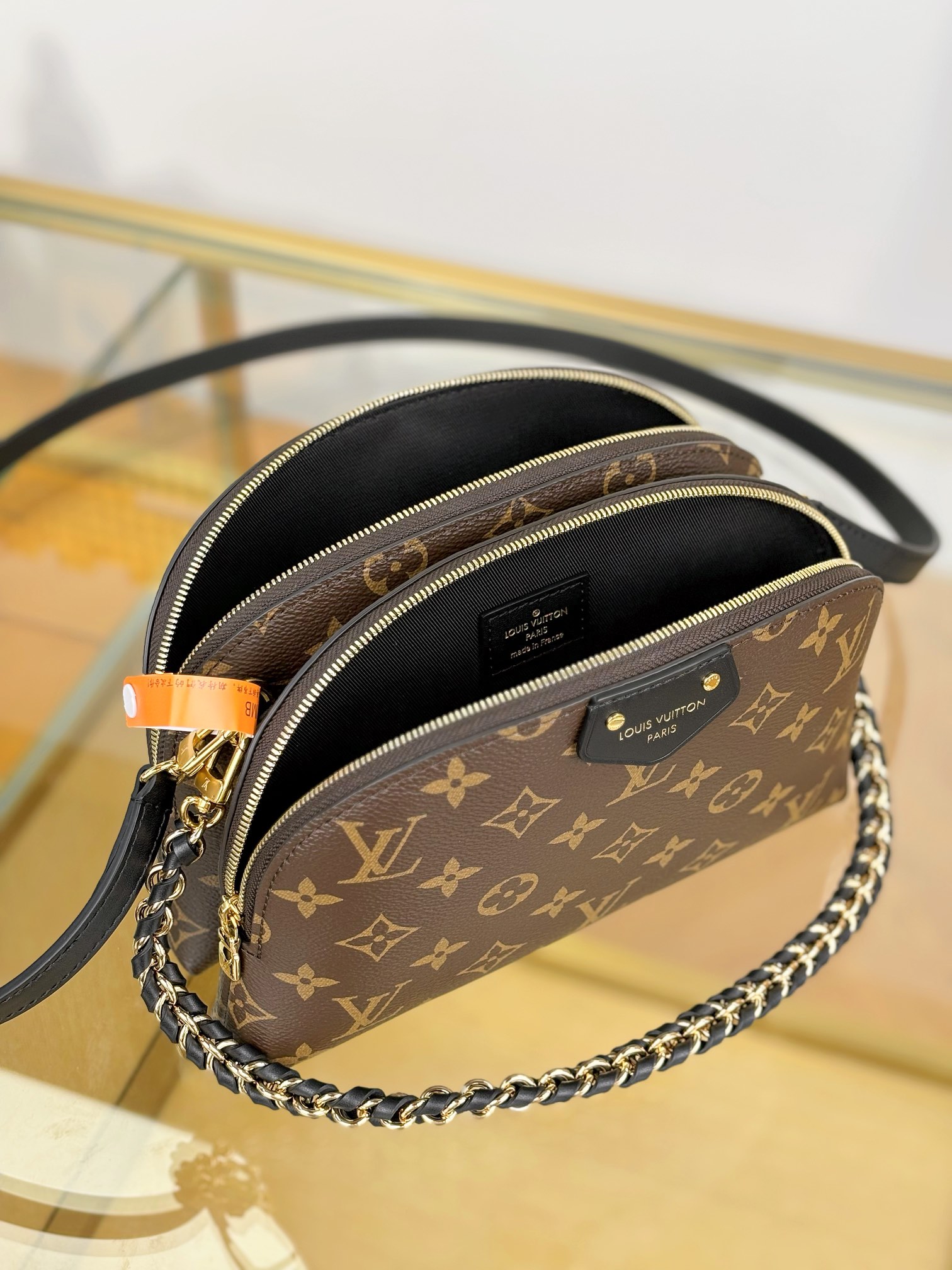 Louis Vuitton BE ALMA Handbag M12996
