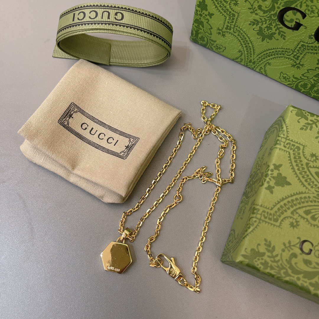 Gucci gold nut necklace