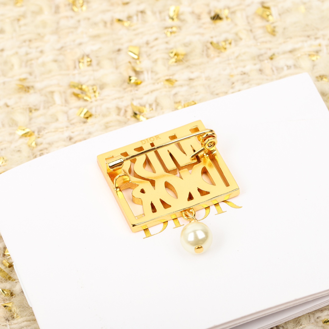Dior hollow letter square card hanging bead brooch