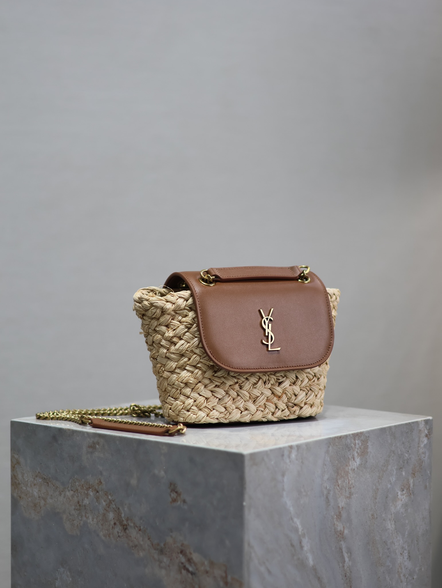 Yves Saint Laurent MINI MANON straw handbag 774269