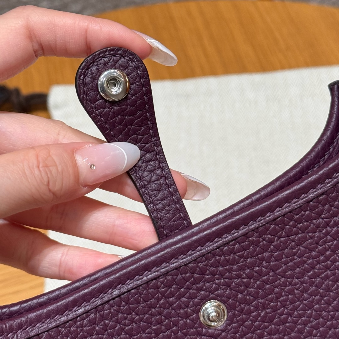 Hermès Evelyne N5Cassis Handbag (Handmade to Order)