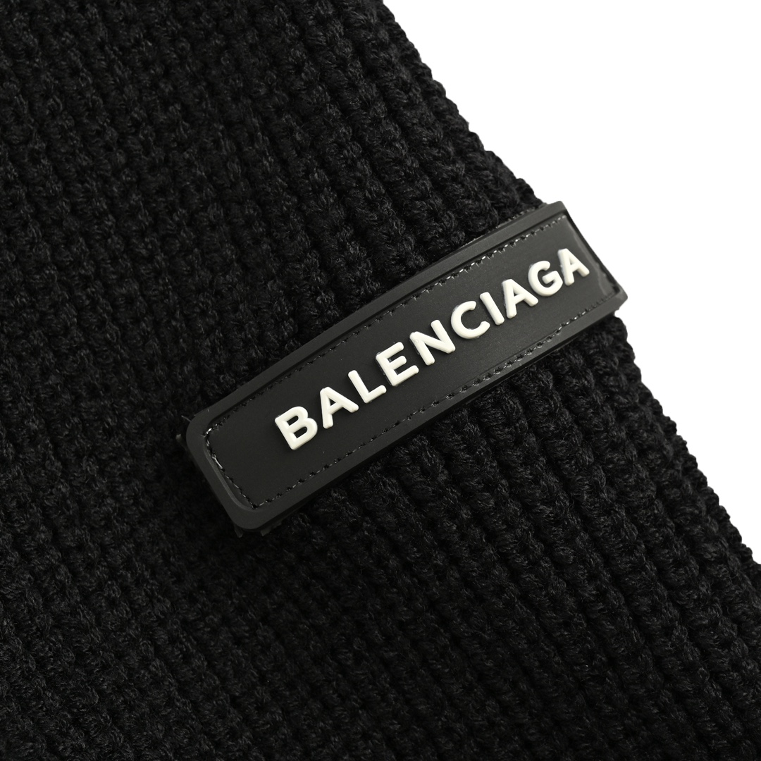 Balenciaga 24Fw sleeve badge knitted crew neck sweater