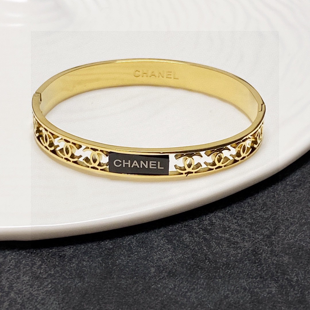 Chanel hollow bracelet