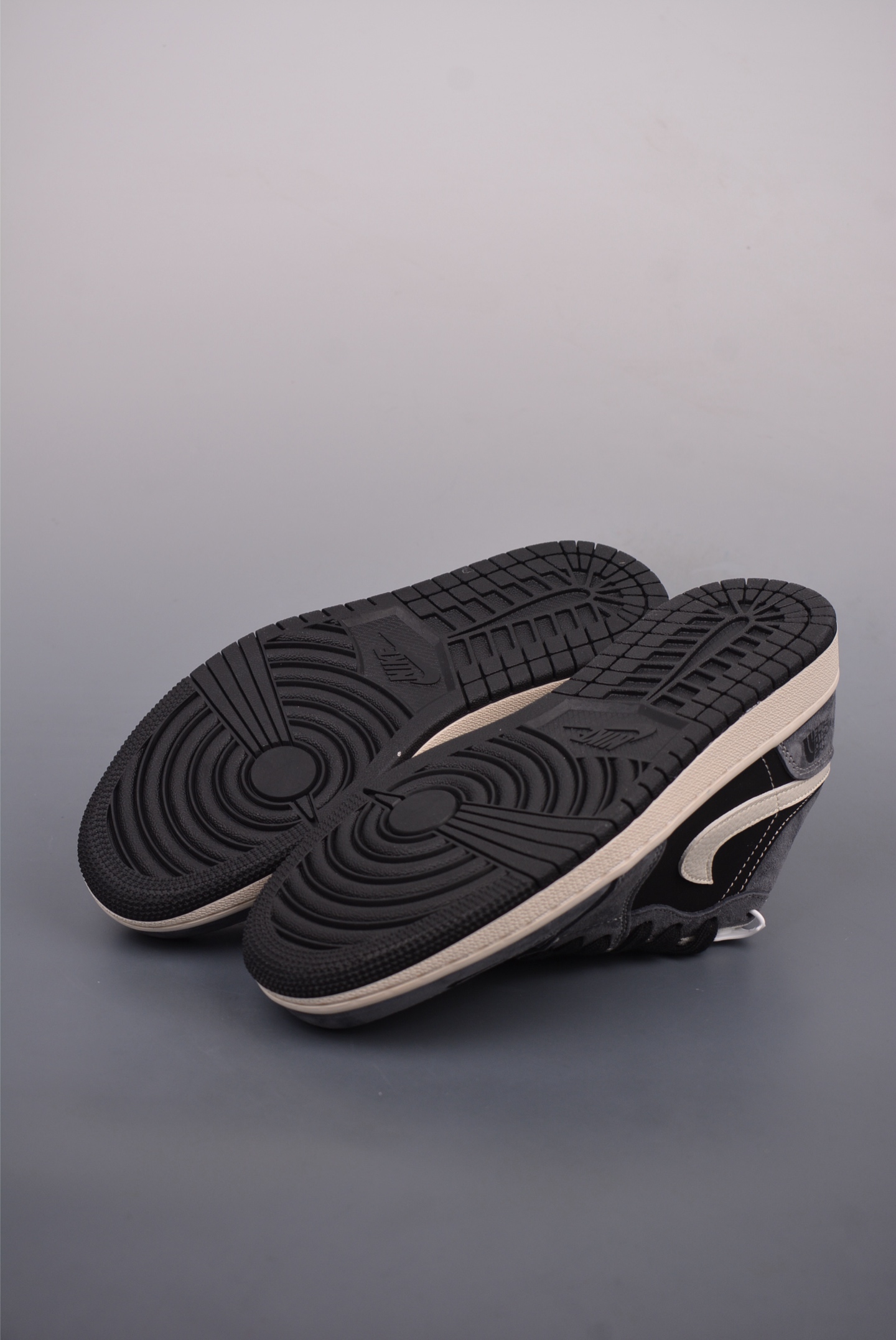 The North Face x Nike Air Jordan 1 Low OG Grey Black XX3318-510