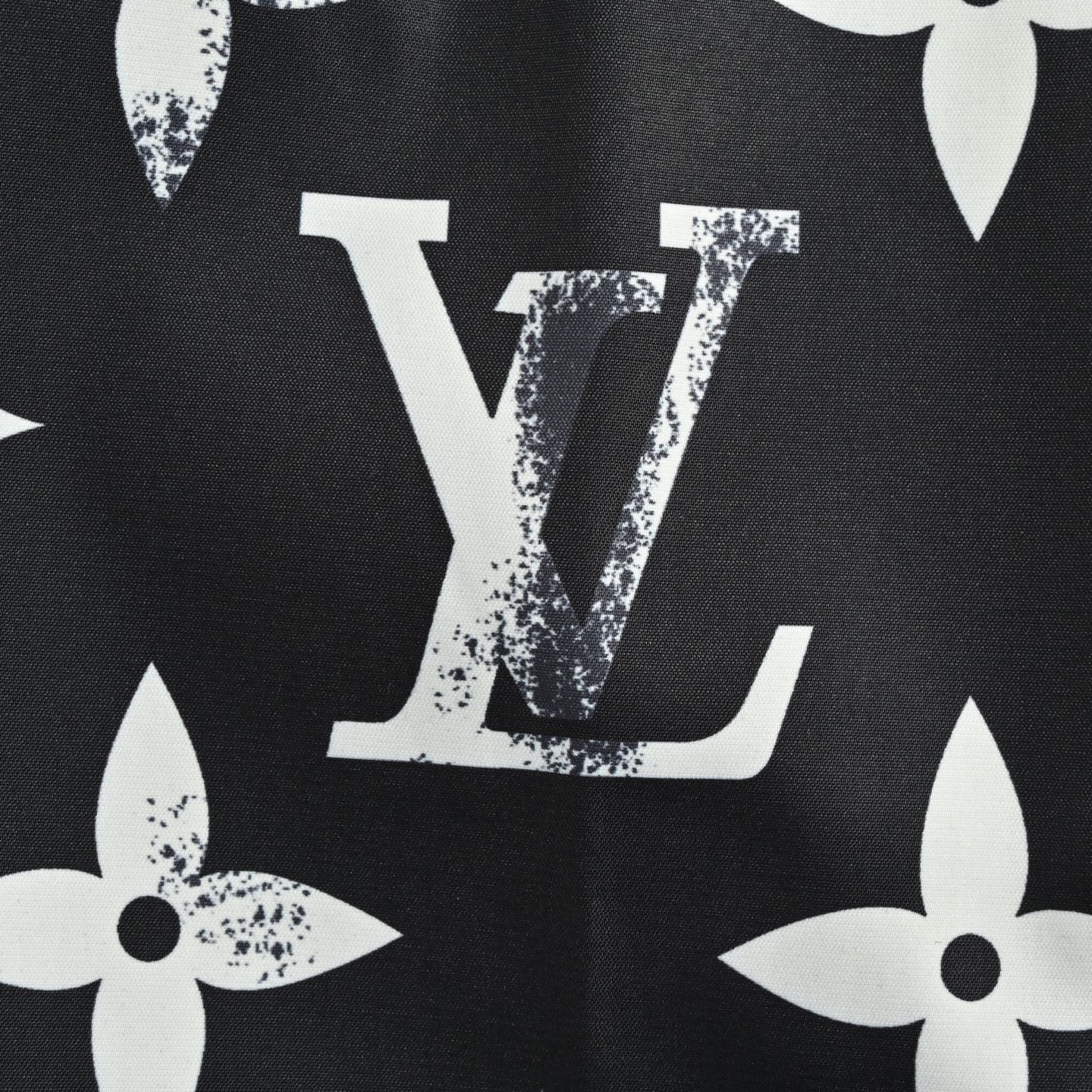Louis Vuitton 25ss distressed monogram full Indonesian dragon shorts