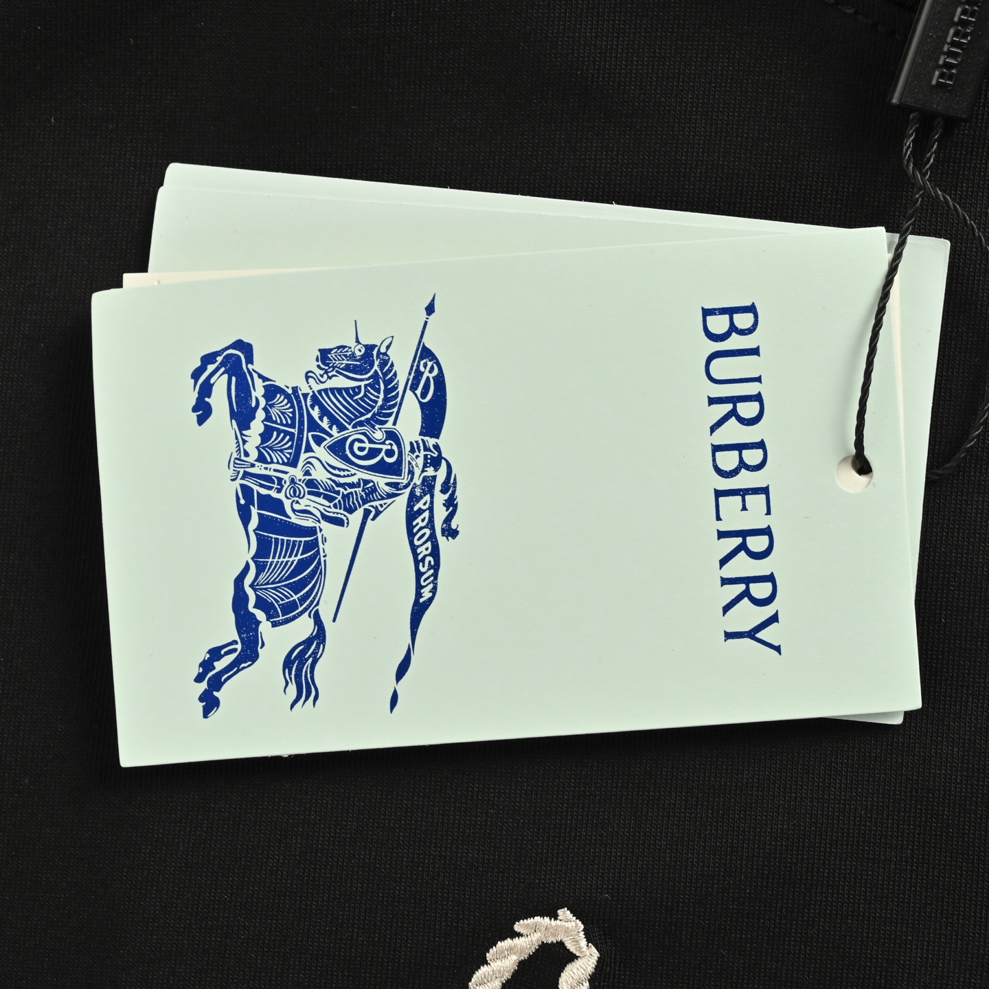 Burberry 25ss Warhorse Embroidered Back Pocket Print Shorts