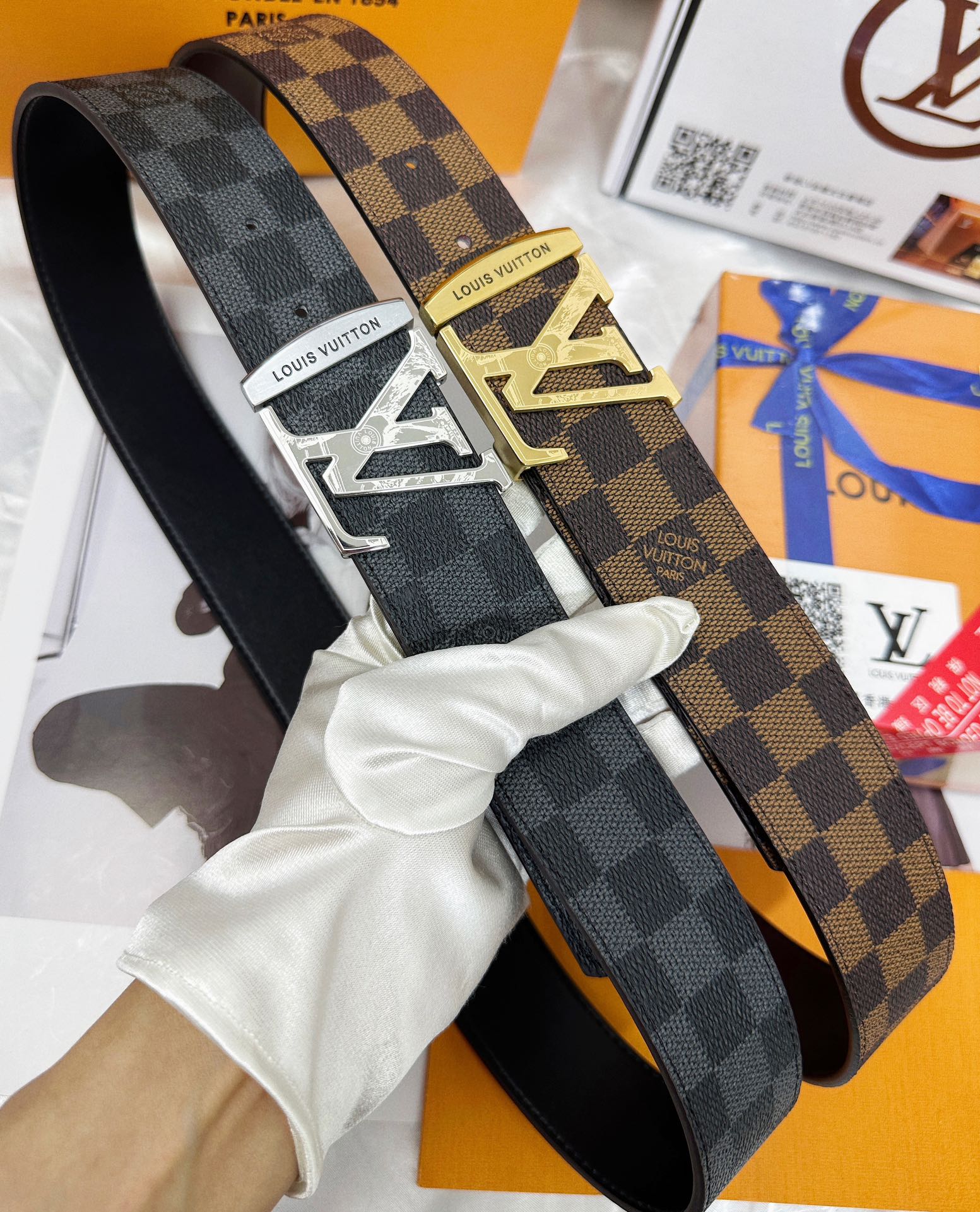 Louis Vuitton Carved Steel Buckle Cowhide Men's Belt 4CM Width