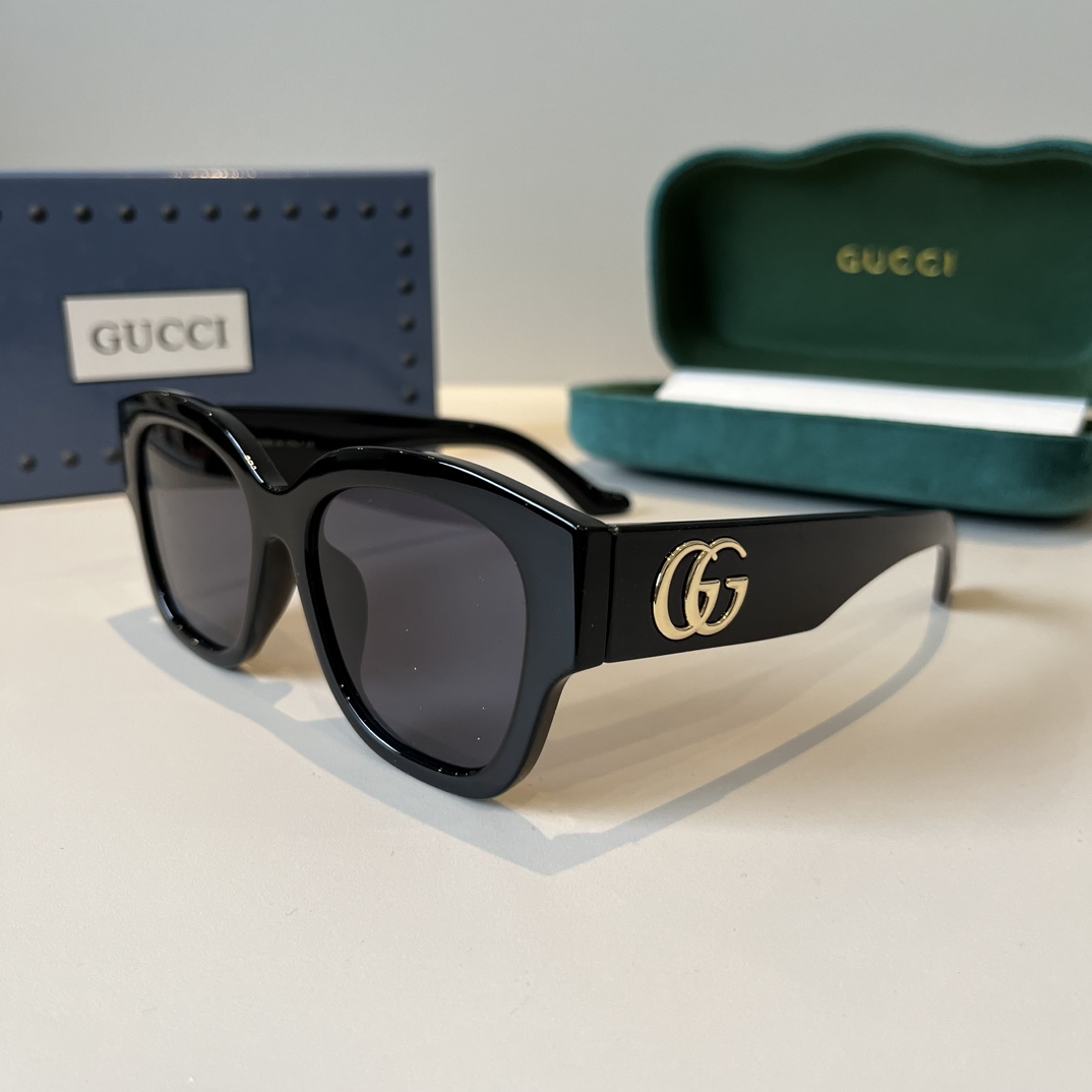 Gucci Round Frame Sunglasses