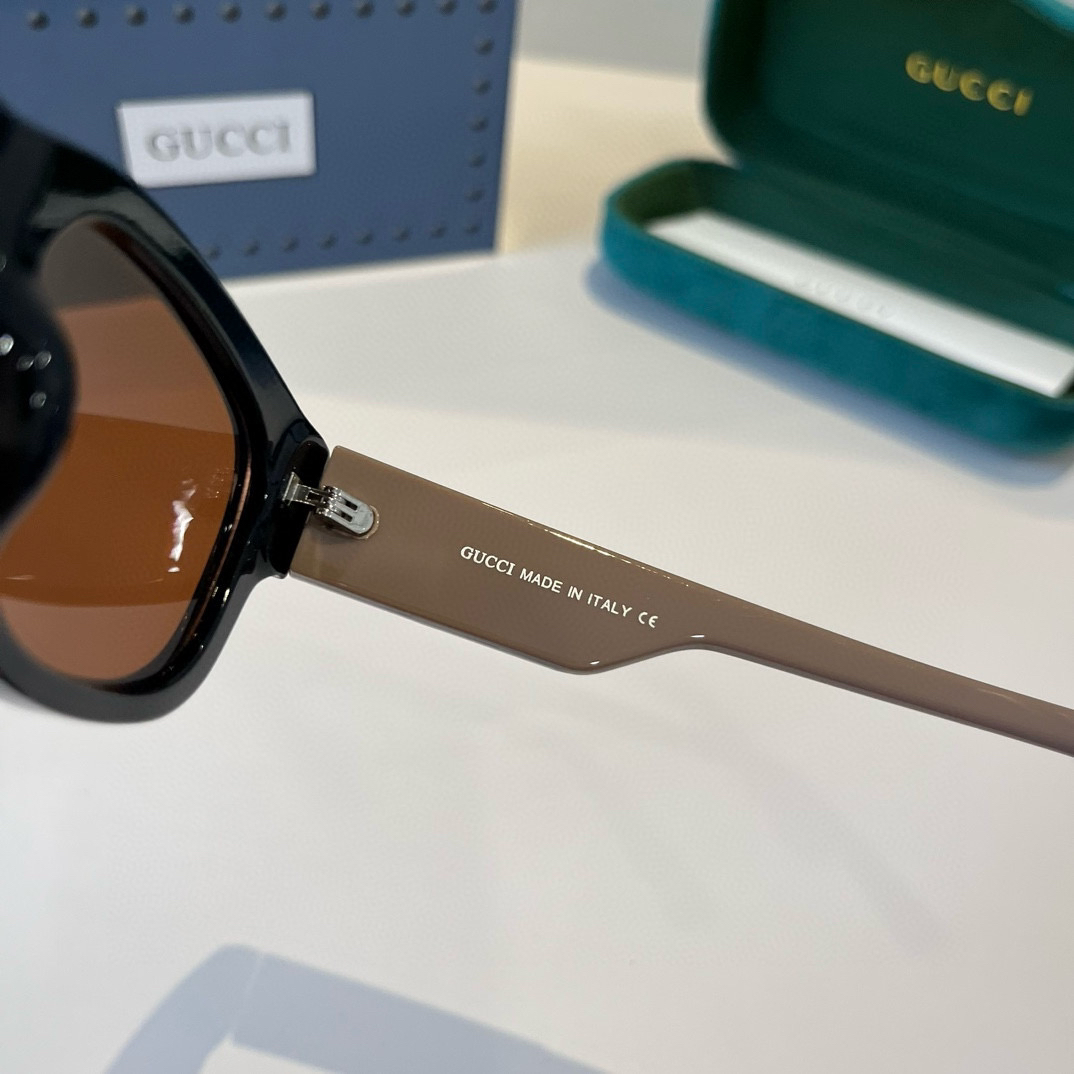 Gucci Round Frame Sunglasses