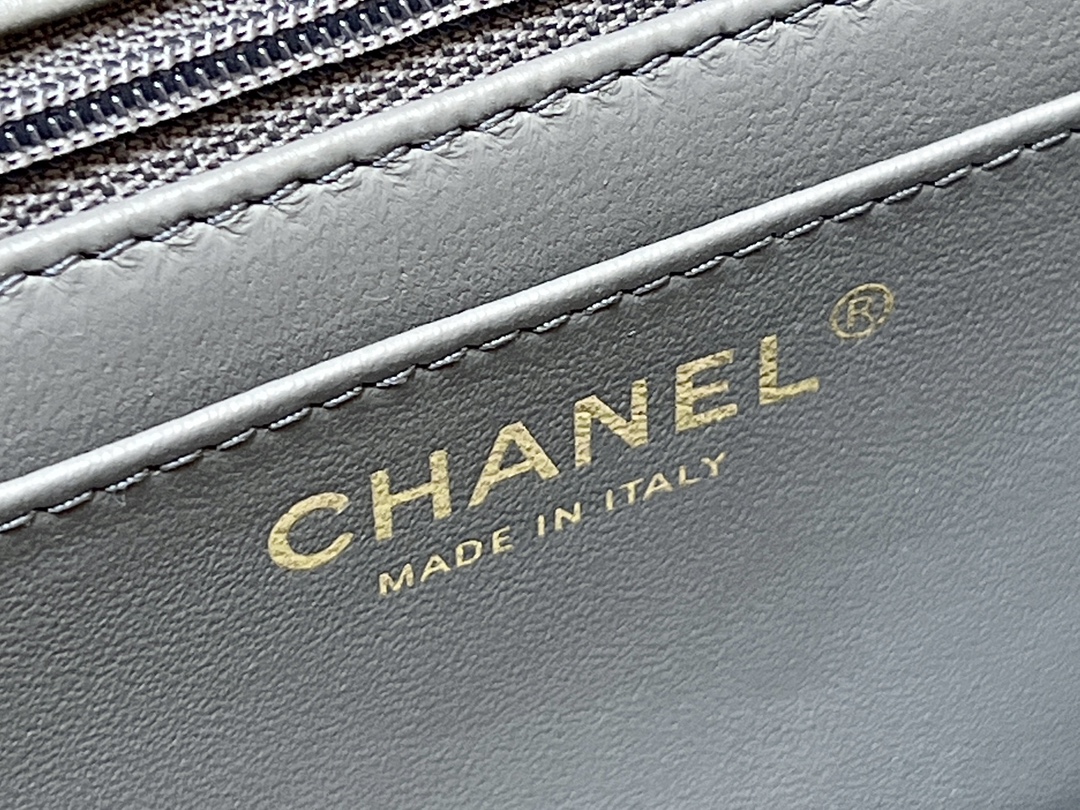 Chanel 23S cf mini handle AS2431