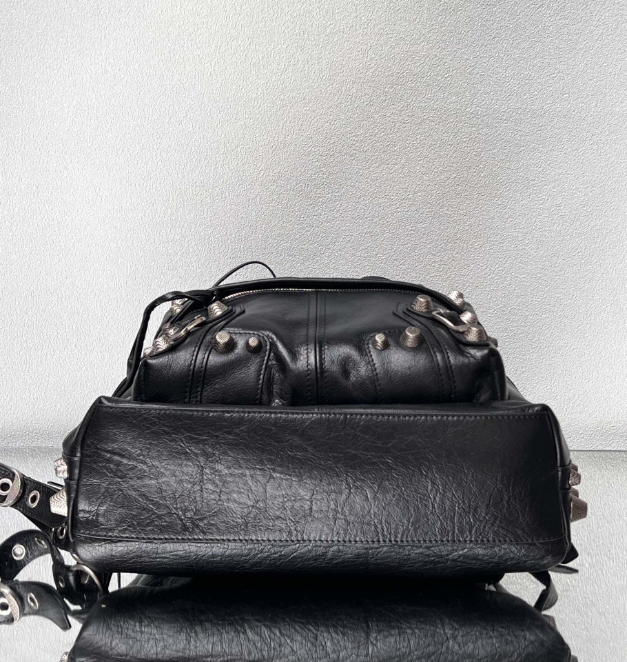 Balenciaga le cagole rivet school bag