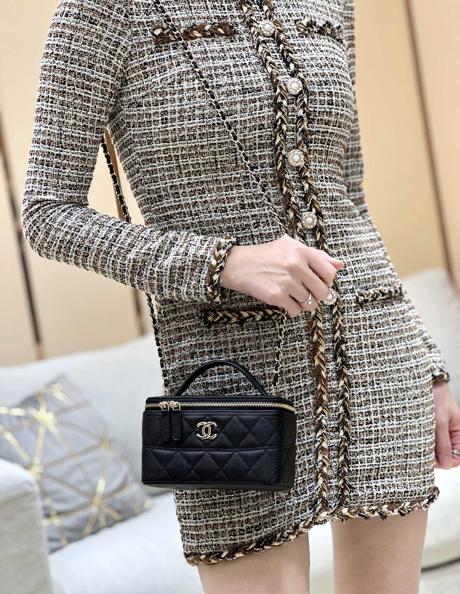 Chanel 25C handle long box AP4404