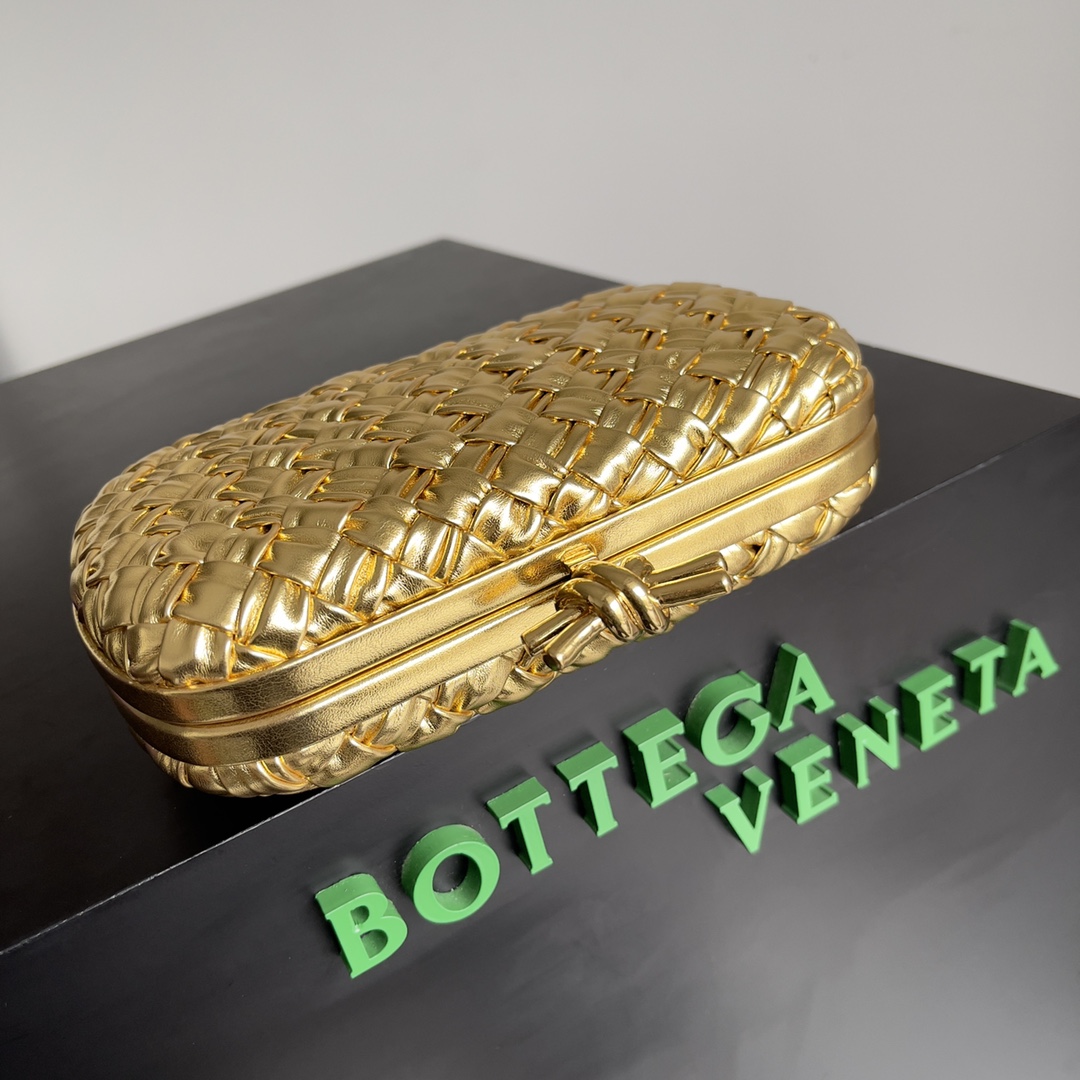 Bottega Veneta Knot woven evening bag 717622