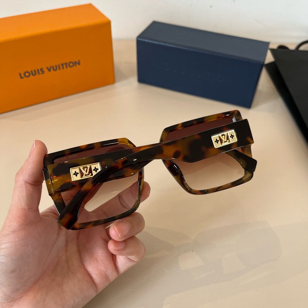 Louis Vuitton square-frame sunglasses