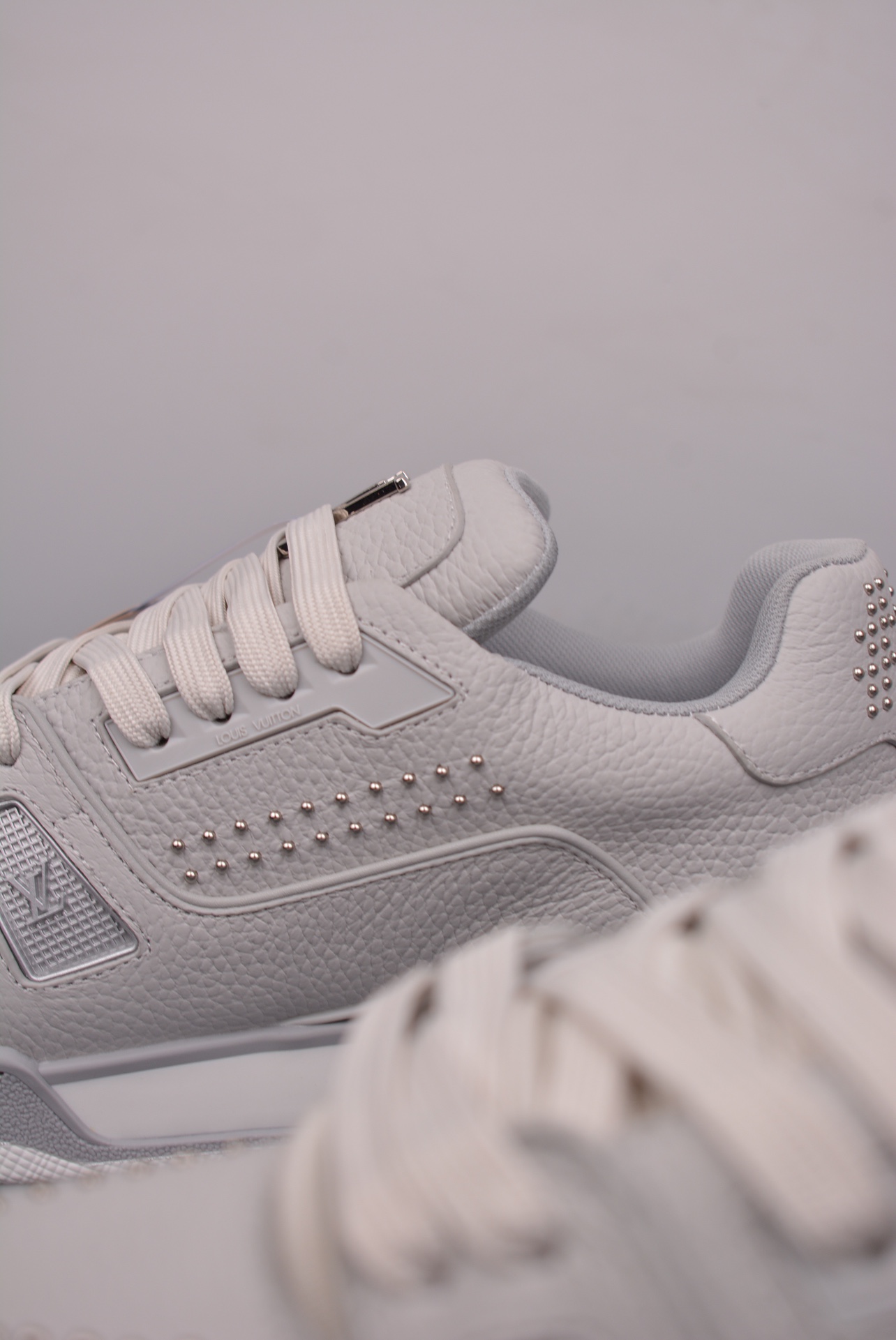 2021s Louis Vuitton Trainer Limited Edition Rivet Gray