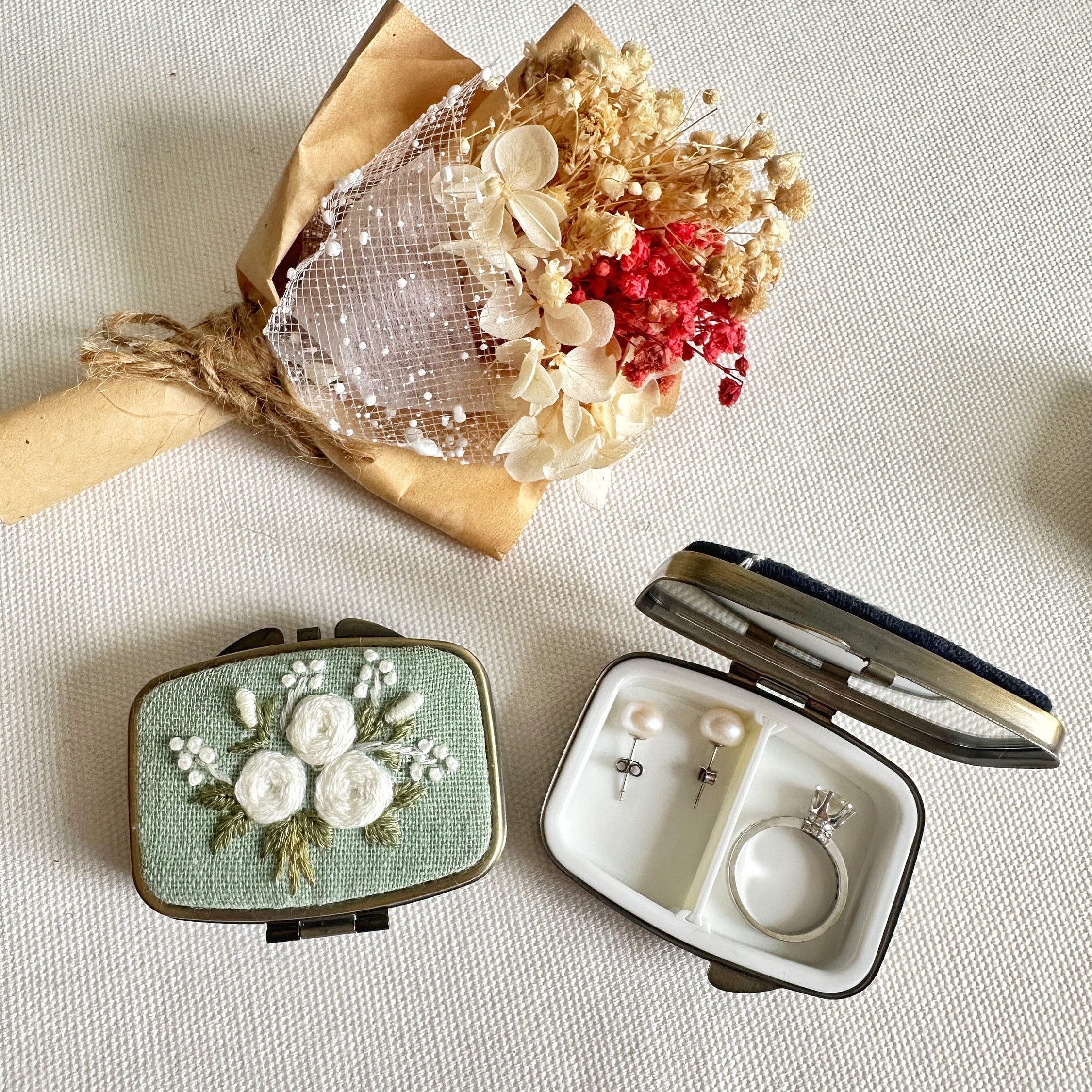 🔥Last Day 50% OFF🔥Floral Embroidered Rectangle Mini Jewelry Box, Cute Compact Mirror