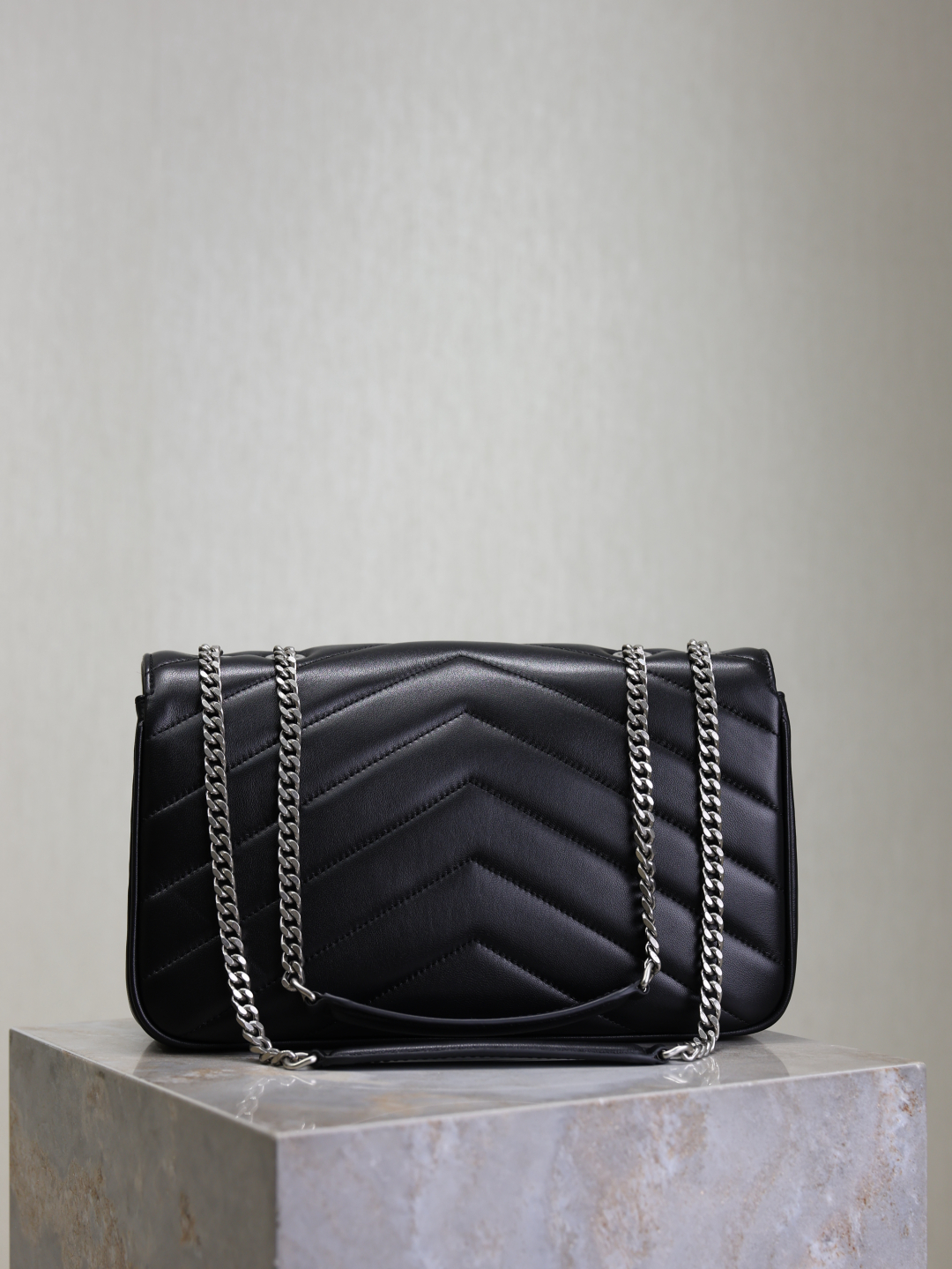 Yves Saint Laurent LouLou Lambskin Chain Bag 801439
