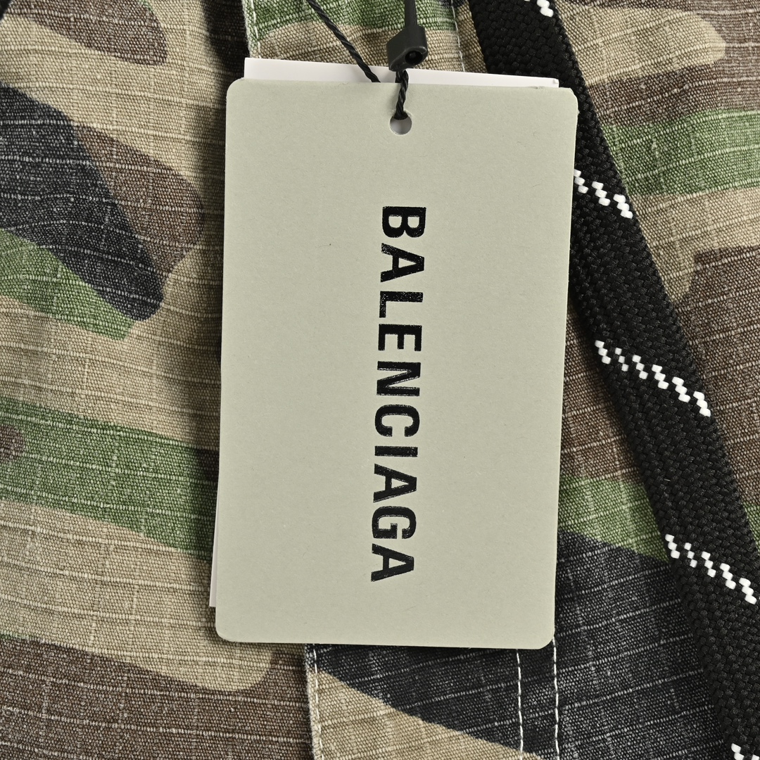 Balenciaga Heavy Camouflage Detachable Multi-Pocket Two-Way Pants