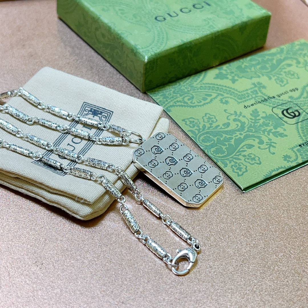 Gucci Anger Forest series GG shallow carved vintage necklace