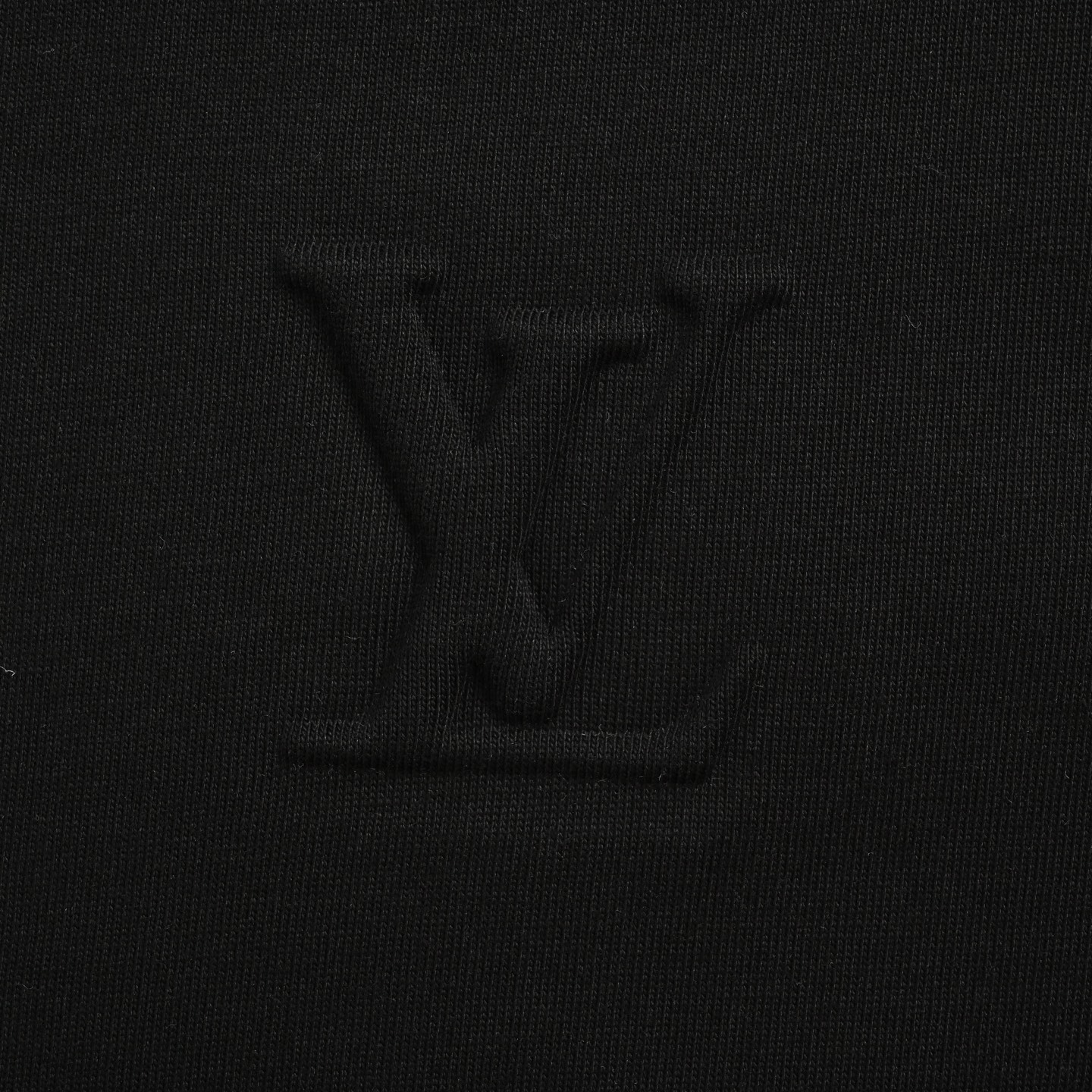 Louis Vuitton 25Fw long sleeves with embossed chest logo