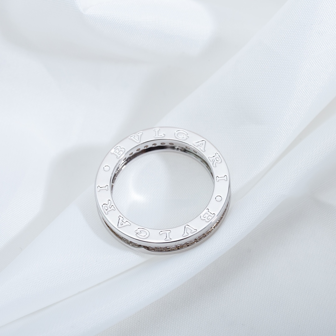 Bulgari zero single ring with diamond ring