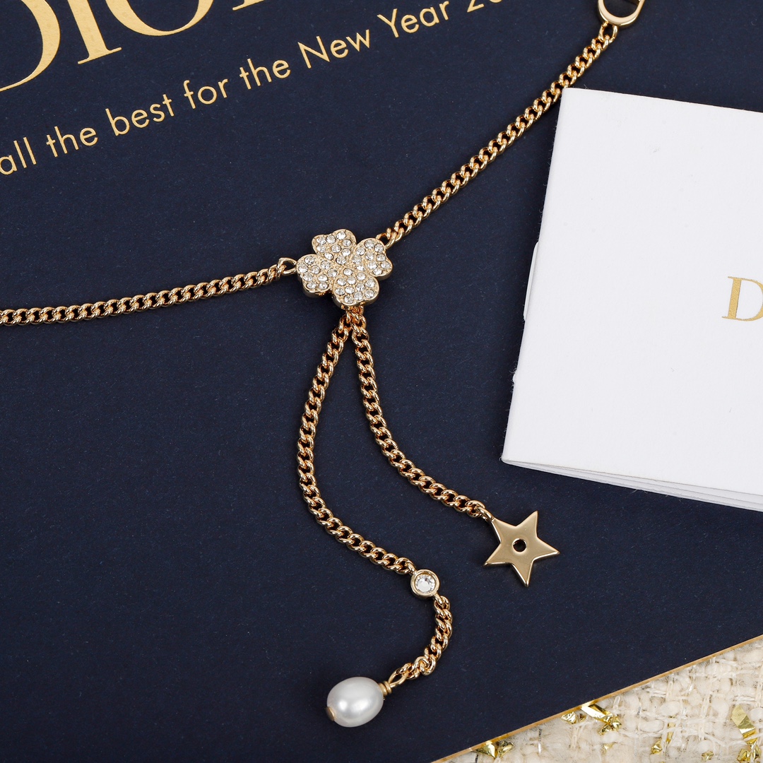 Dior diamond four-leaf clover necklace