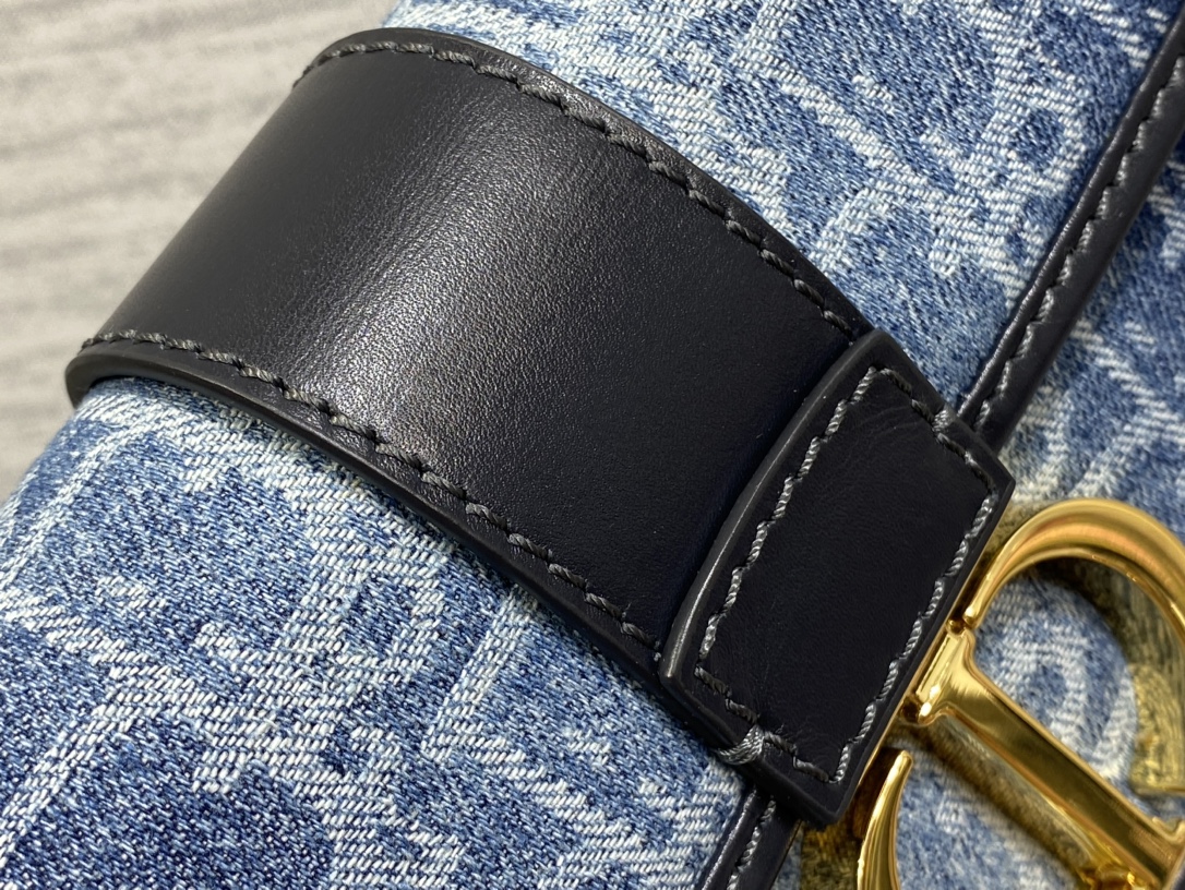 Dior Montaigne Denim Series Chain Bag