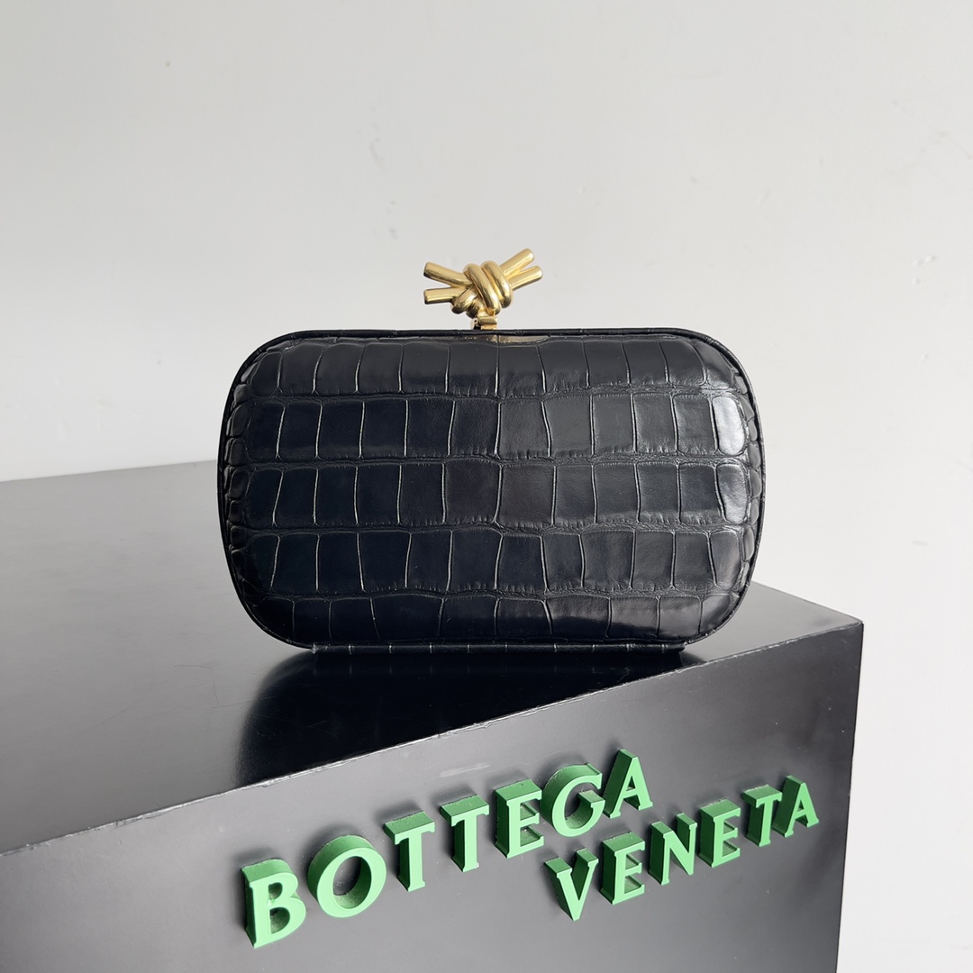 Bottega Veneta crocodile pattern evening bag 737205