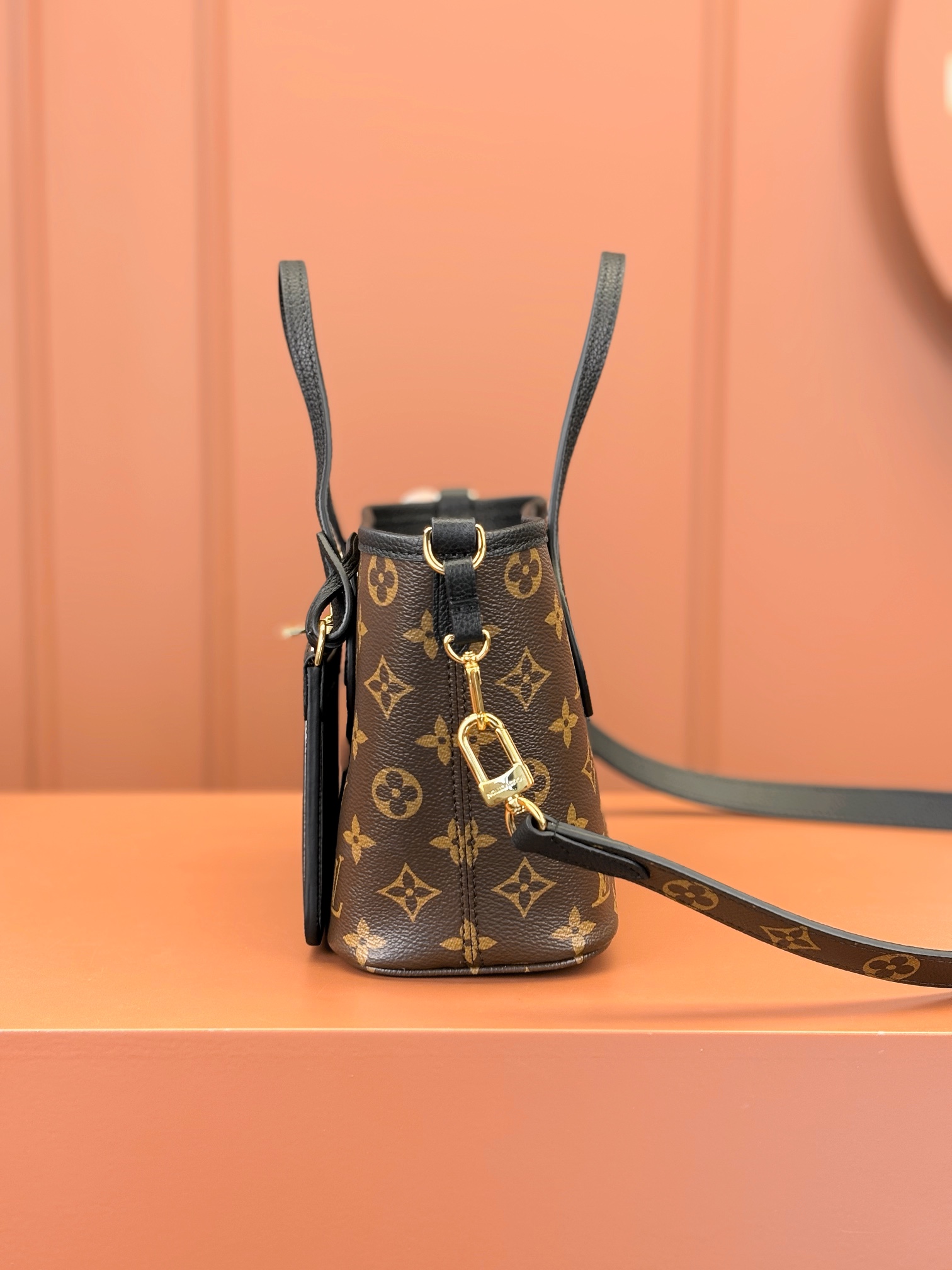 Louis Vuitton NEVERFULL INSIDE OUT BB Bag M12099