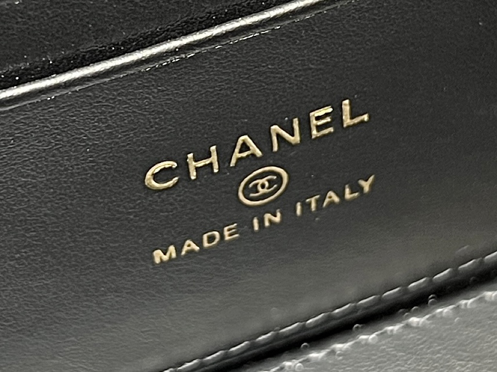 Chanel 25C handle long box AP4404