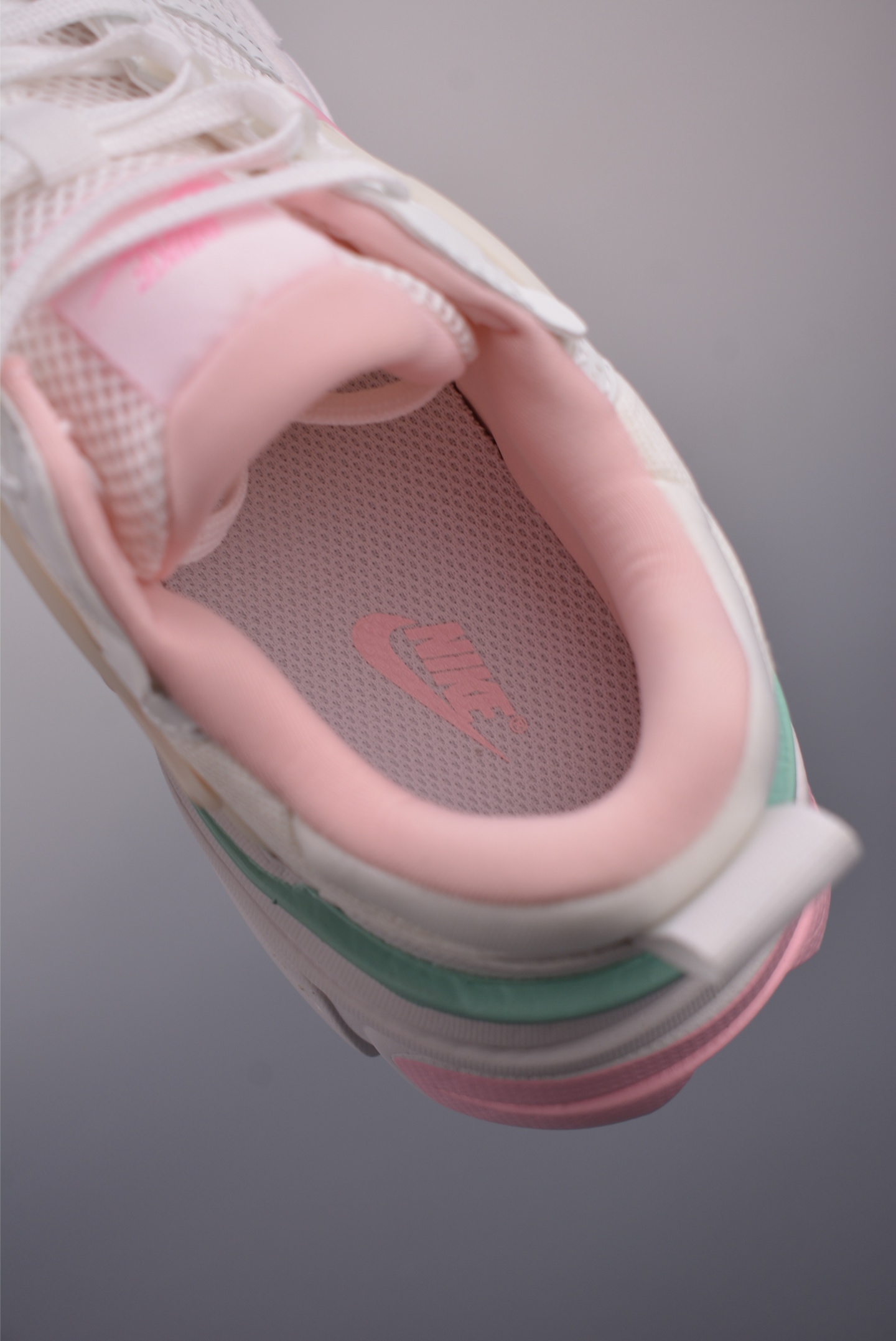 Nike V2K Runtekk 