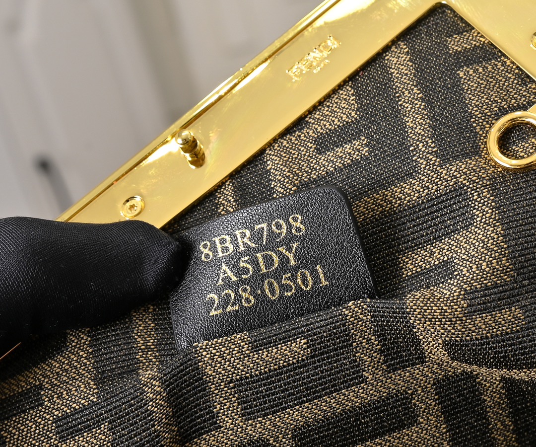 FENDI First Shoulder Bag 80016