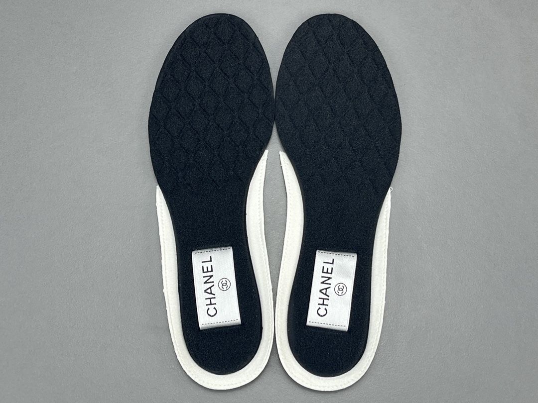 Chanel A25 CC Calfskin Trainers Sneaker G46372-B19848-NAFGO