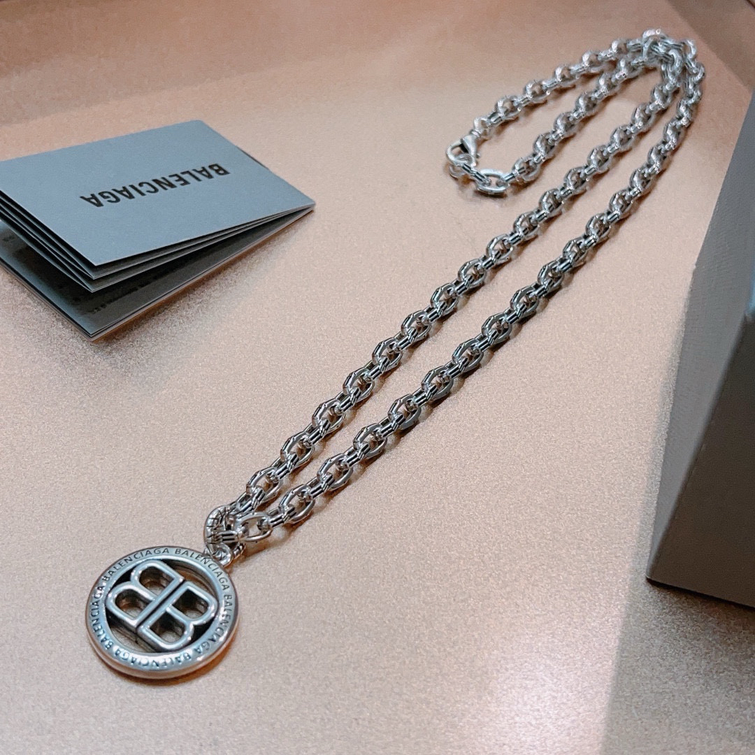 Balenciaga BB ring chain vintage necklace