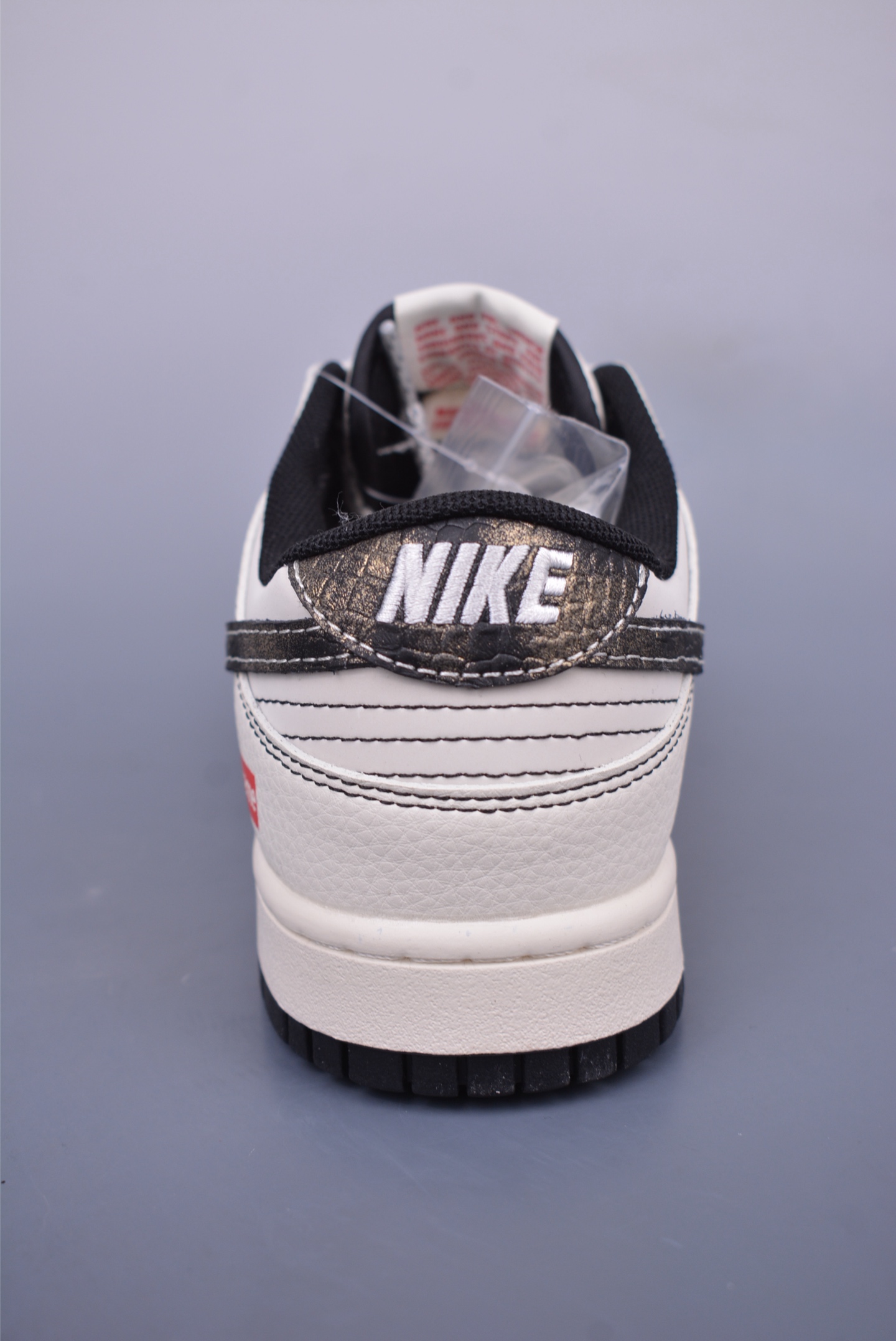 Supreme x Nike SB Dunk Low sneakers Coffee White XF8698-078