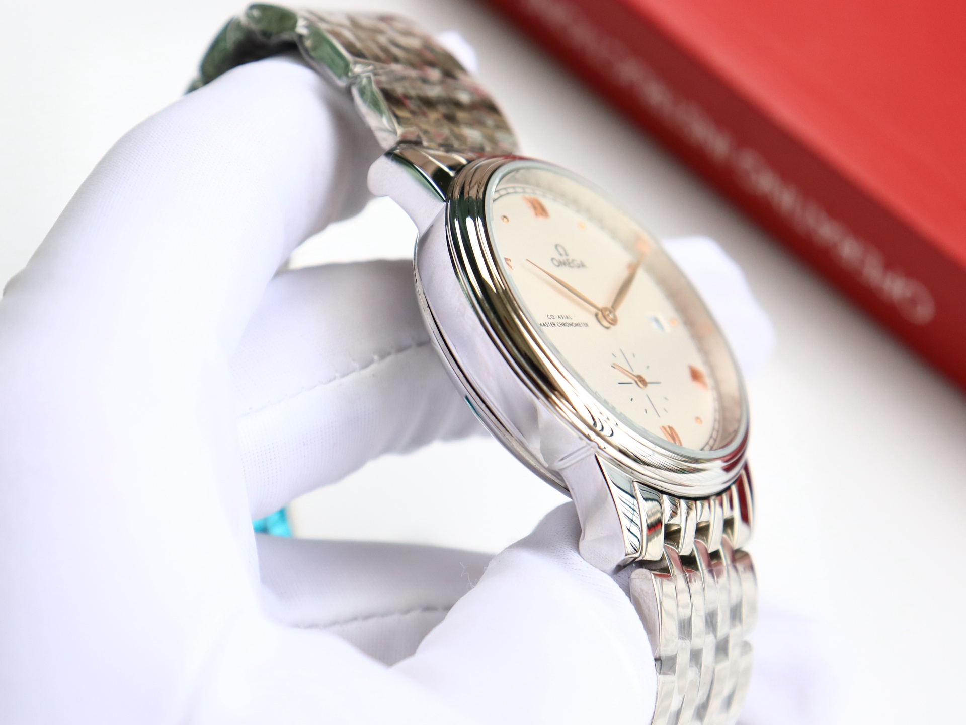 Omega De Ville series two-hand semi-mechanical men's watch