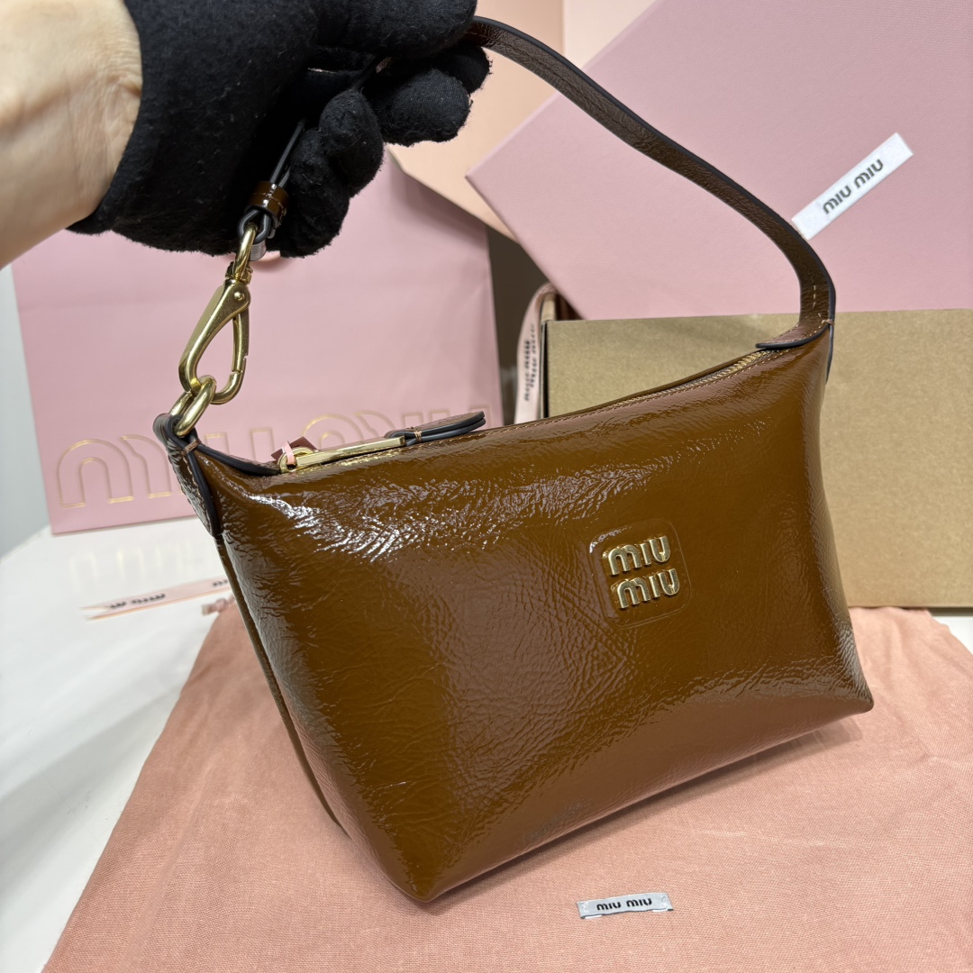 Miu Miu waxed patent leather bag 5NE841