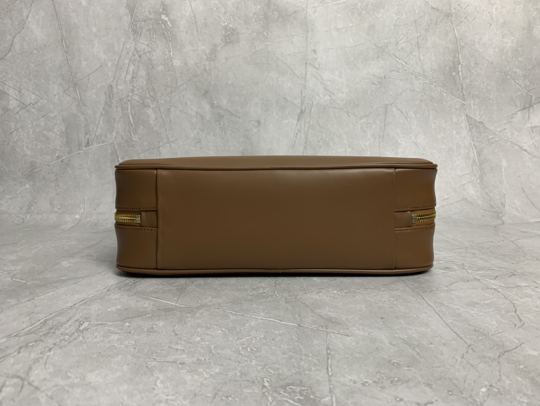 Miu Miu Brown Leather Briefcase 5BB117