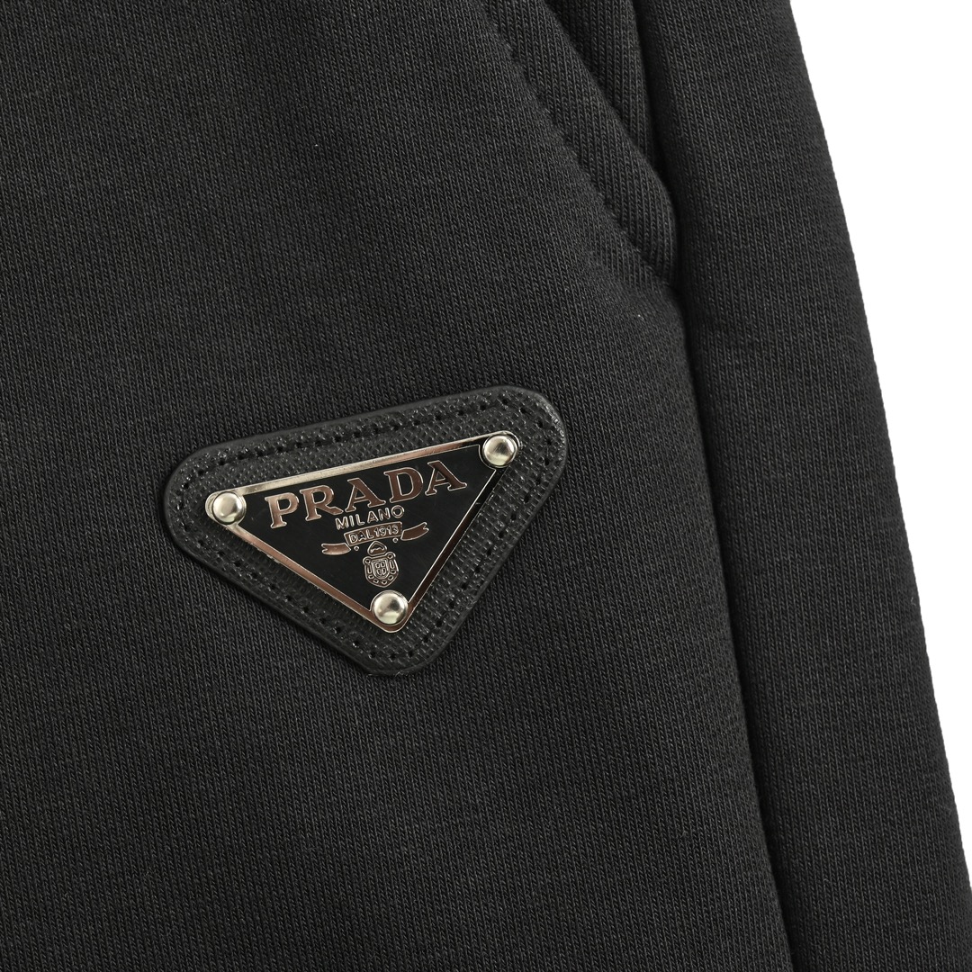 Prada 24Fw back pocket toothbrush logo trousers