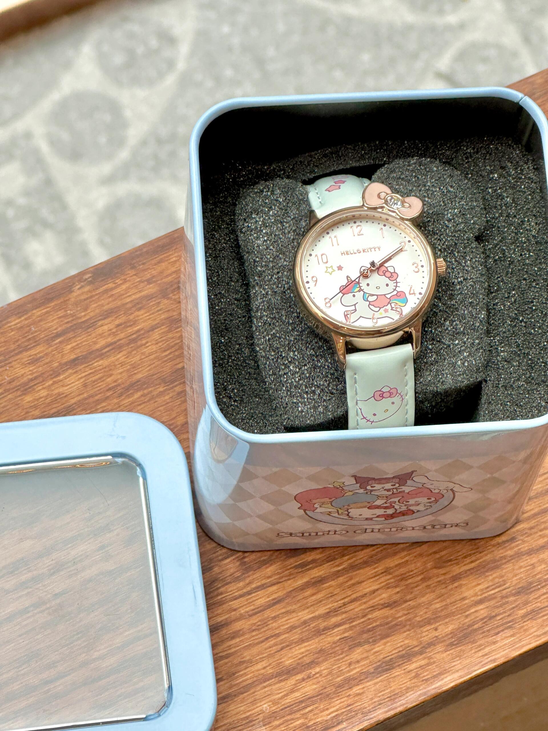 Sanrio Classic Simple Leather Analog Quartz Wrist Watch Waterproof Luminous Case Arabic Numerals Casual Dress Watches