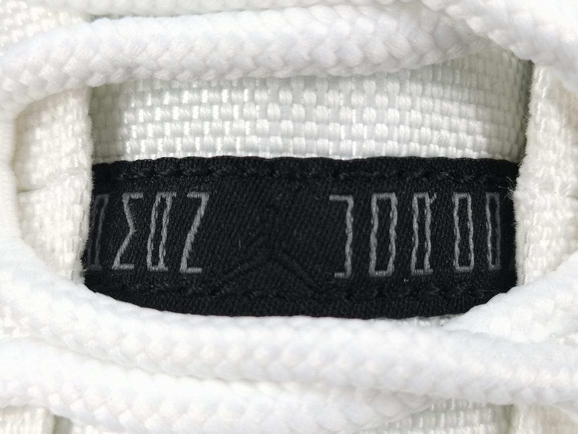 Nike Air Jordan 11 Retro LowElephant AV2187-140