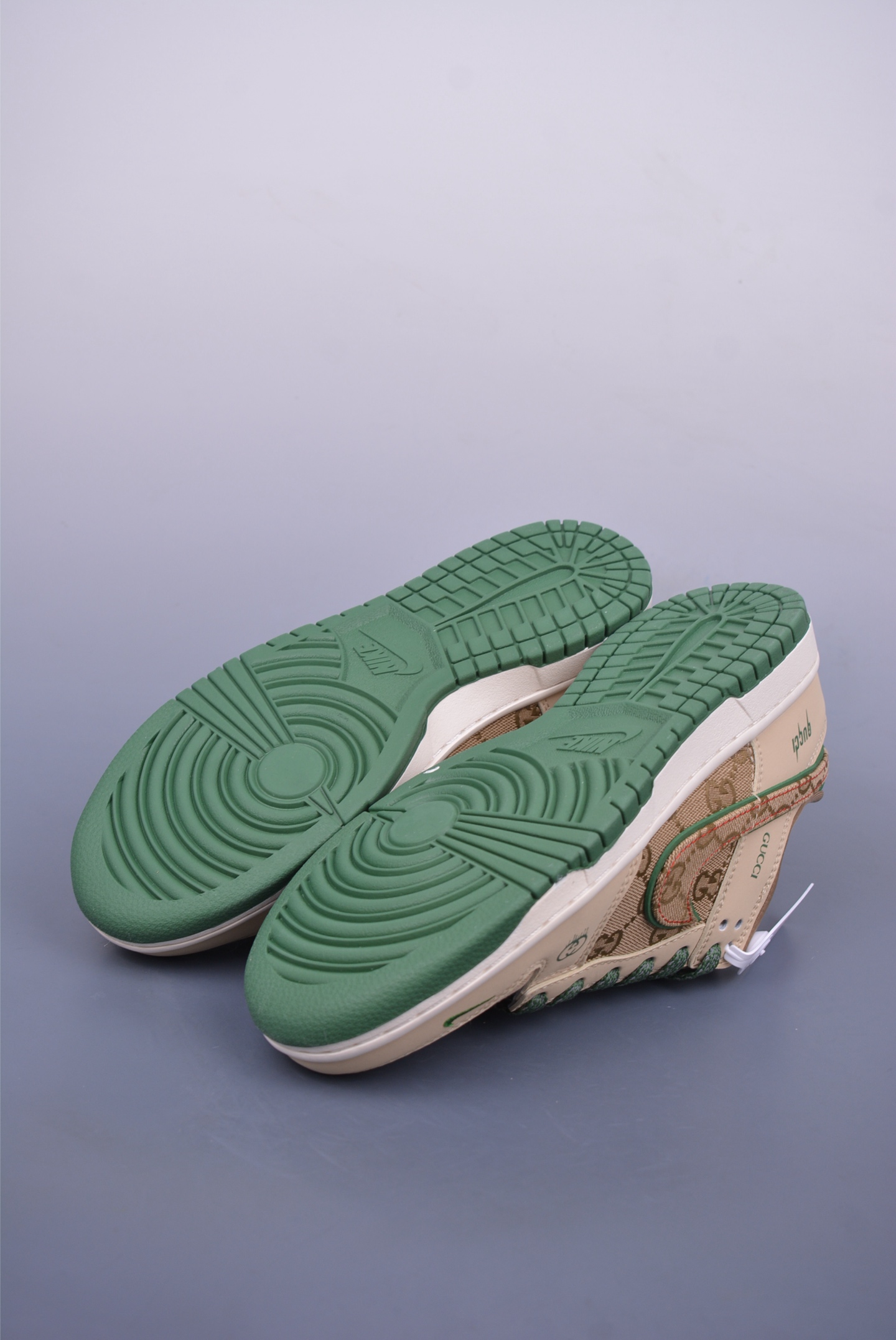 Gucci x Nike SB Dunk Low sneakers Brown and Green Print XD1588-208