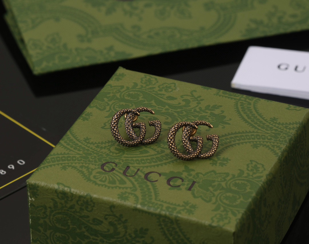 GUCCi classic letter earrings
