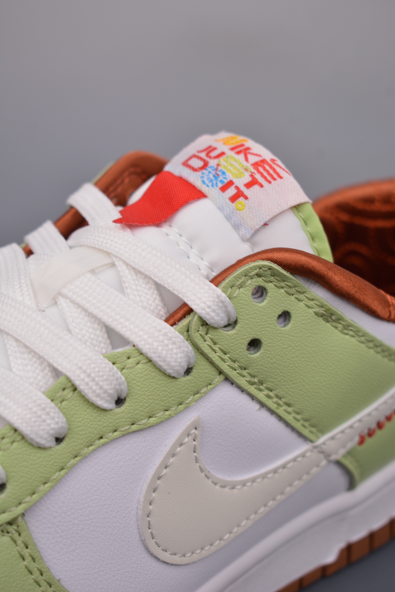 Nike SB Dunk Low Year of the Snake light green white HV6001-101