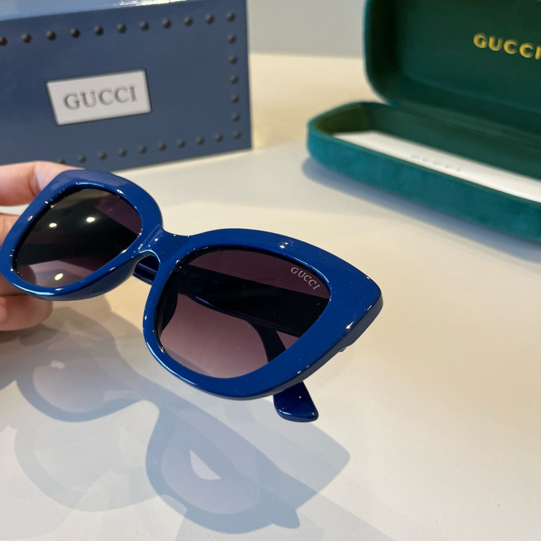 Gucci Round Frame Sunglasses